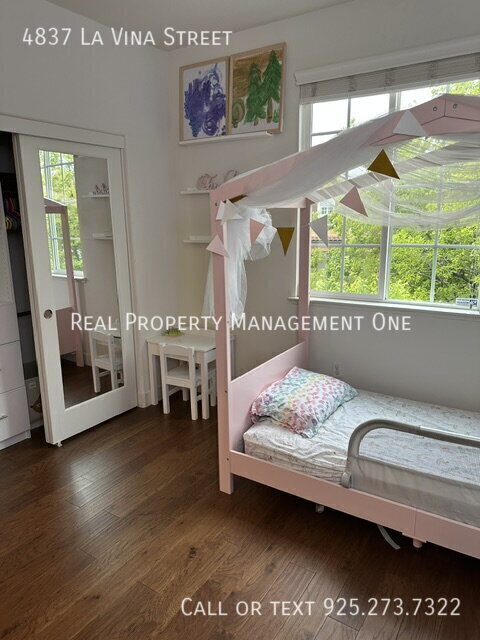 Building Photo - 4837 La Vina St