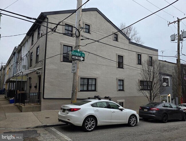 Building Photo - 4338 Cresson St