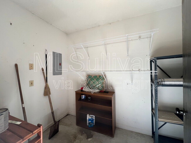 Building Photo - 2206 Alpine Rd