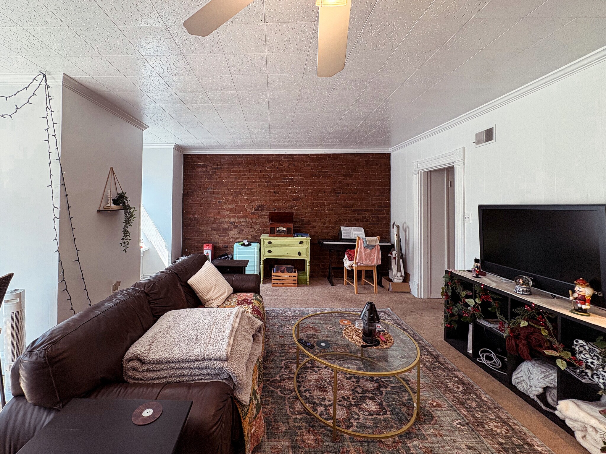 Building Photo - 627 S Negley Ave