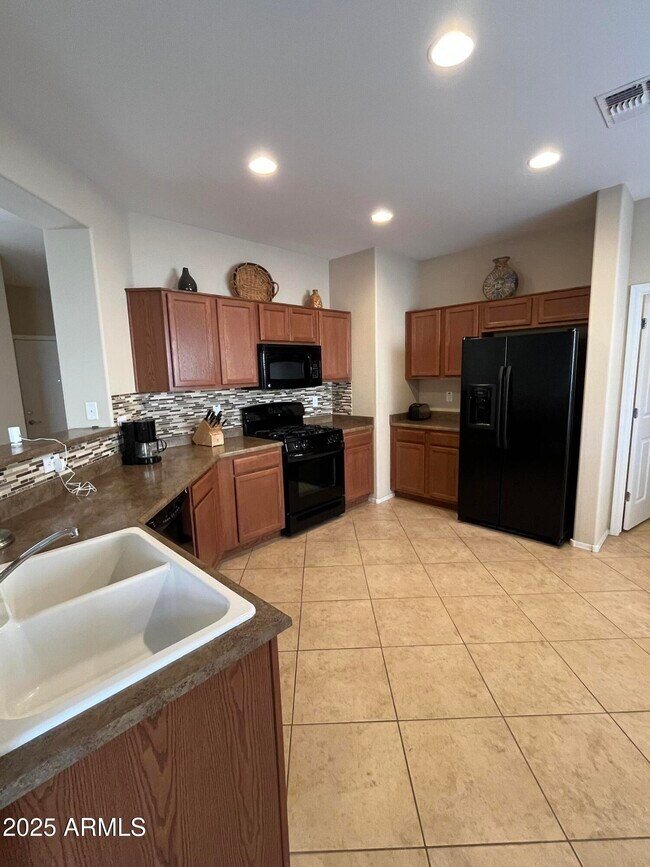 Building Photo - 26087 W Tonto Ln