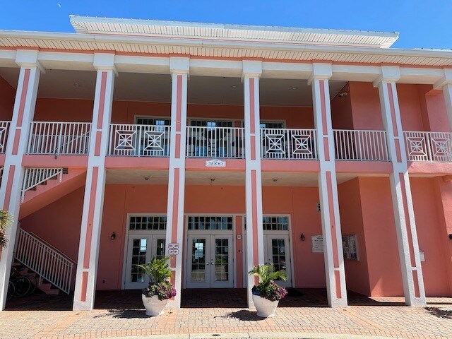 Building Photo - 4843 Coquina Key Dr SE