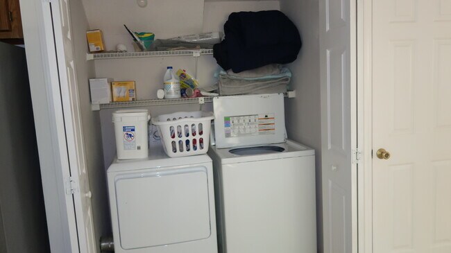 Building Photo - 3811 Armitage Dr