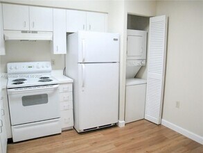 Building Photo - 19211 Glenmoor Dr