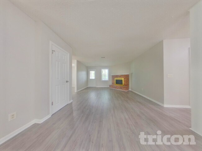 Building Photo - 424 Westridge Rd