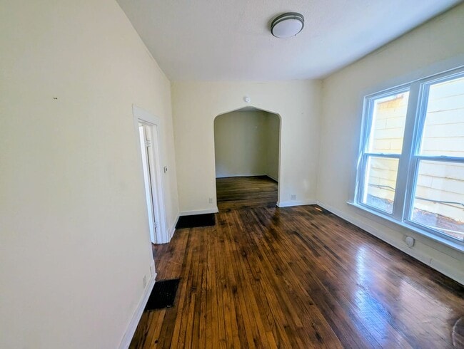 Building Photo - 1219 N 11th St