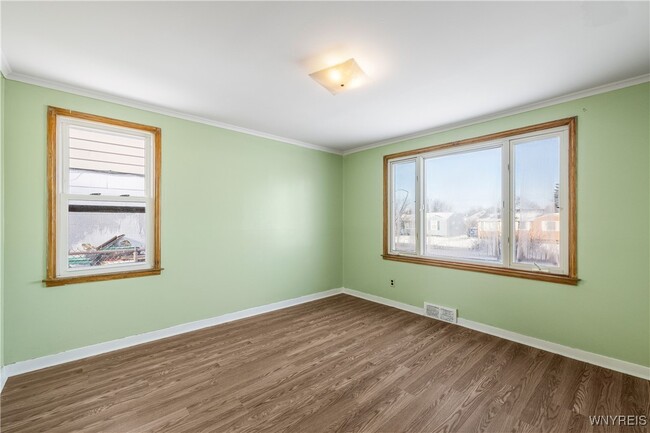 Building Photo - 1271 Cleveland Dr