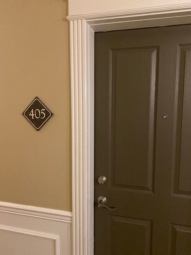 Building Photo - 2 bed/2 bath 4th Floor Unit in Cherry Creek! Covered Parking & Laundry Included!