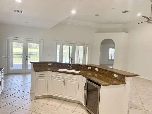 Building Photo - 11289 NW 65th Manor