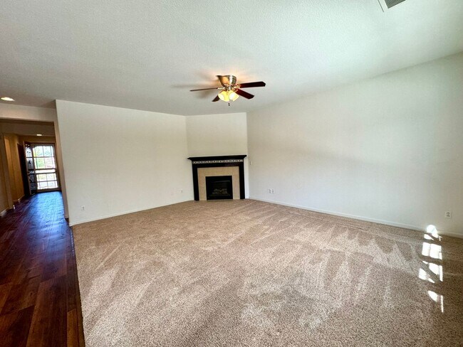 Building Photo - 2065 Red Willow Dr