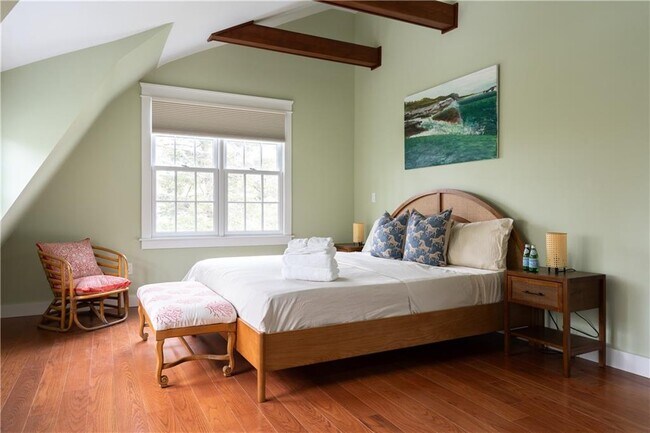 Building Photo - 304 Third Beach Rd