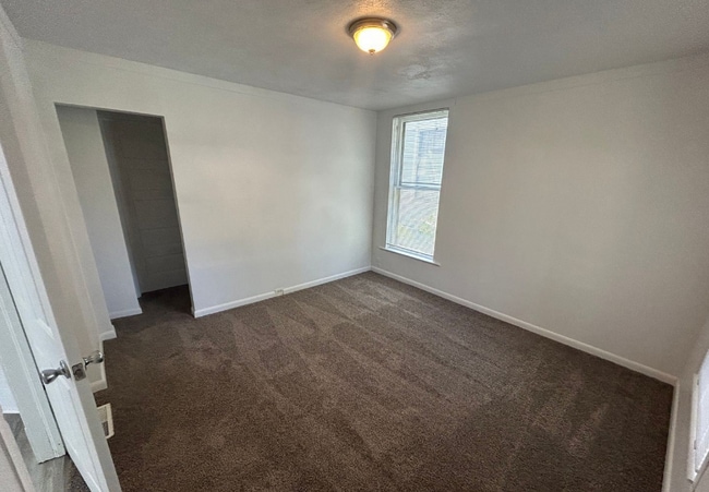 Building Photo - 312 E Mission Ave