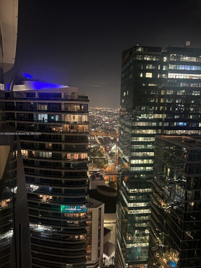 Building Photo - 300 Biscayne Blvd Way