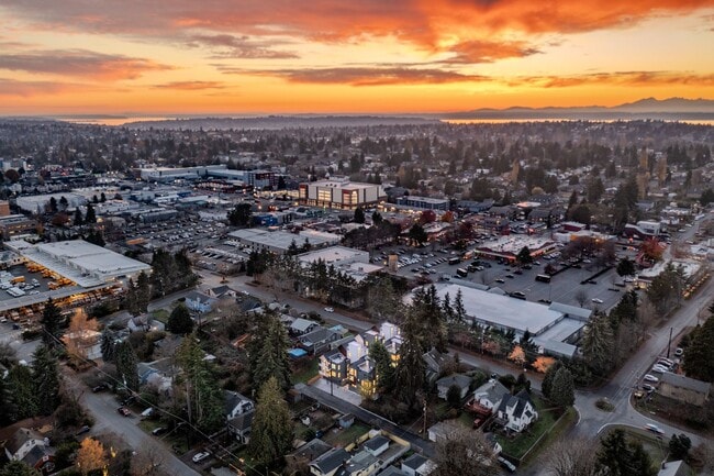 Building Photo - North Greenlake, Oaktree, Northgate, Licto...