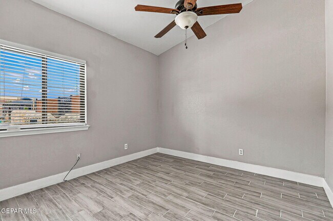 Building Photo - 14420 Navajo Point Dr