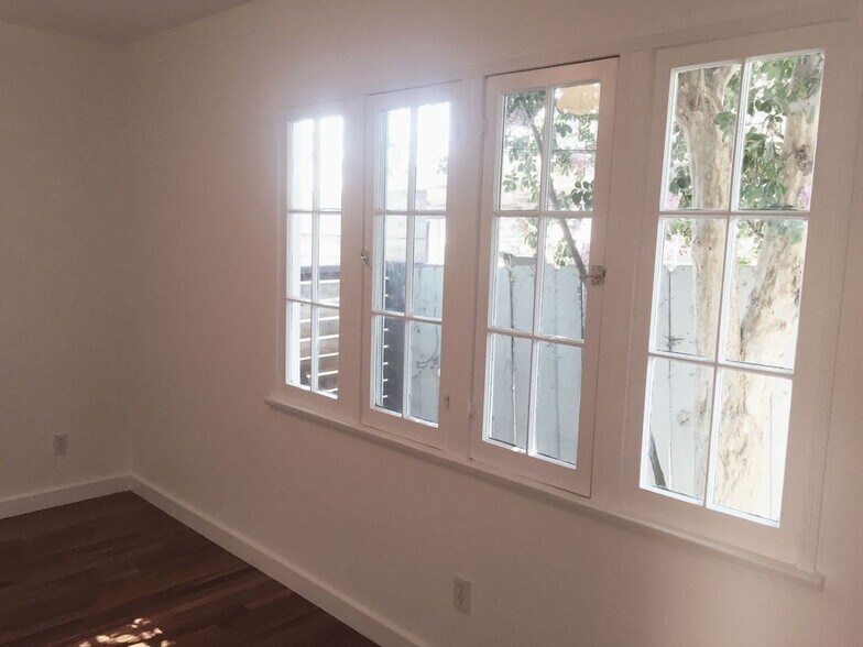 Building Photo - 2834 Denby Ave