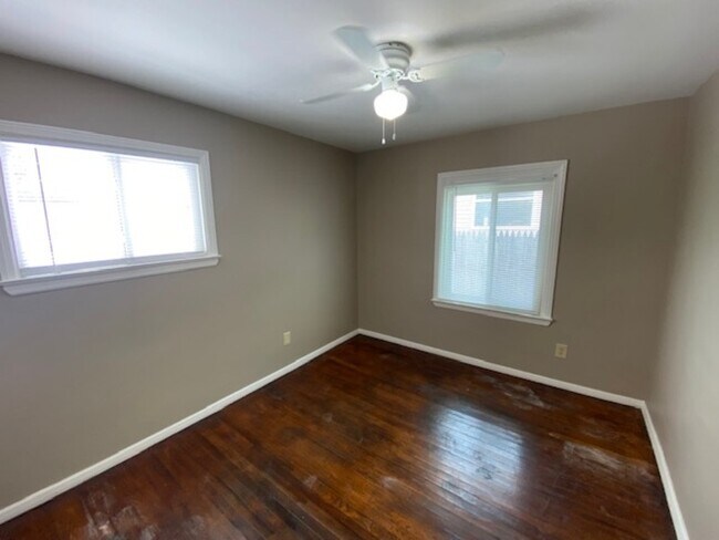 Building Photo - 2629 Grasmere Ave