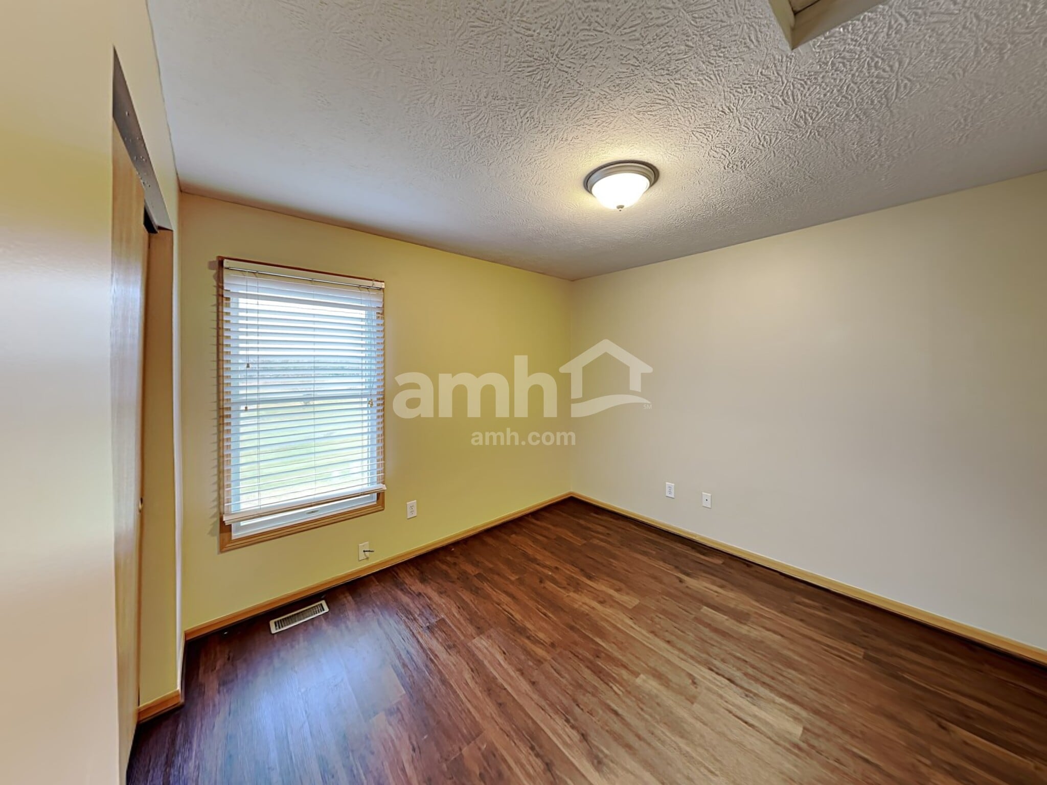 Building Photo - 1501 Scenic Valley Pl