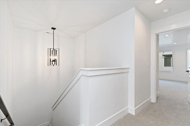 Building Photo - Brand New 3 Bed 2.5 Bath Townhouse With Many Amenities