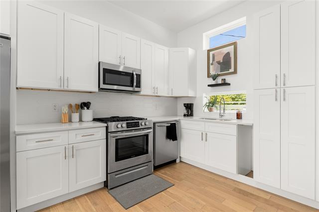 Building Photo - 4223 Delano Pl