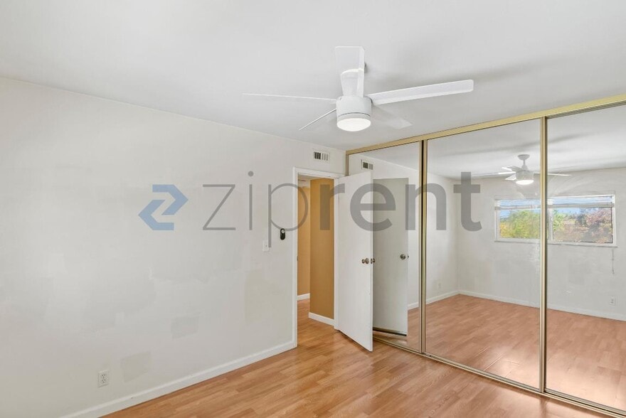 Building Photo - 9085 Alcosta Blvd