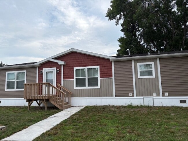 Building Photo - 3 bed 2 bath Manufactured Home
