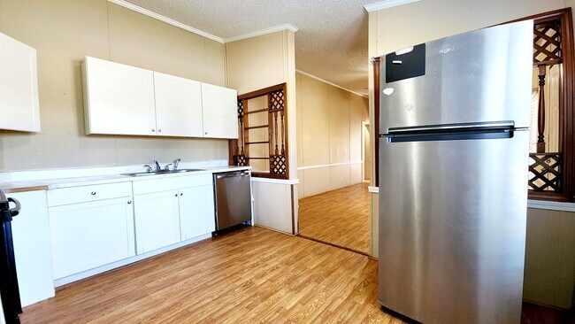 Building Photo - 19610 Alta Vista Dr