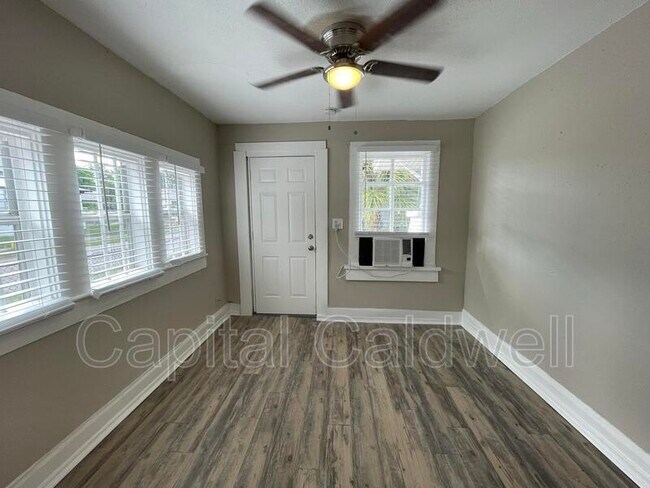 Building Photo - 1028 E 17th Ave