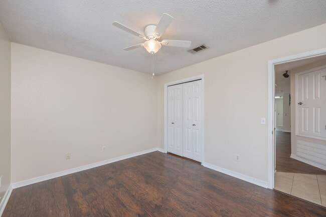 Building Photo - 7648 Chablis Cir