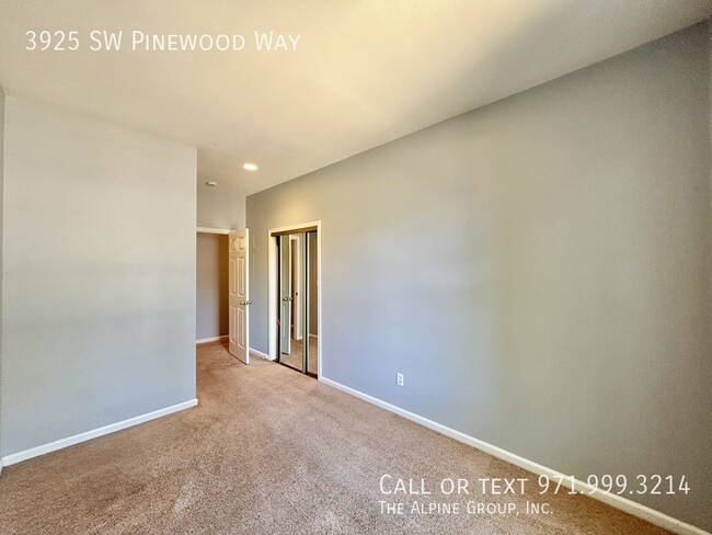 Building Photo - 3925 SW Pinewood Way