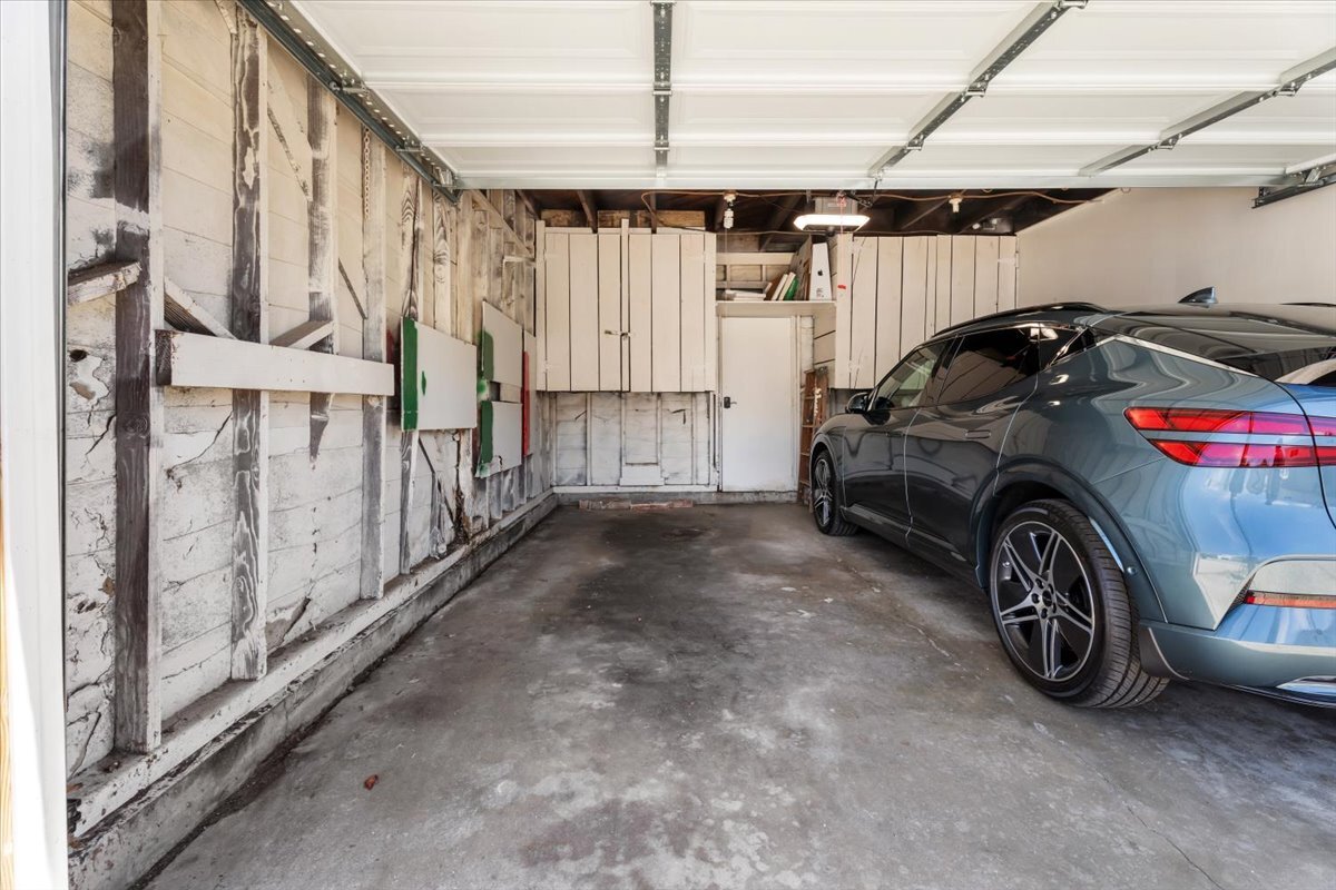 Building Photo - 1518 Yale St