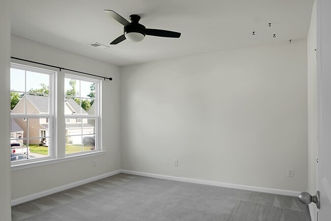 Building Photo - Beautiful 3 Bedroom, 2.5 Bath-Monks Corner...
