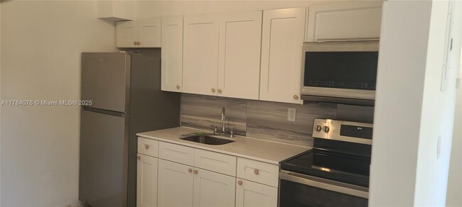 Building Photo - 1300 Douglass Ave