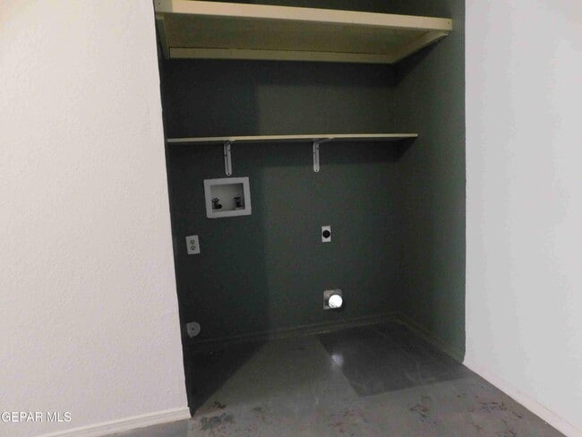 Building Photo - 8695 Pilgrimage Cir