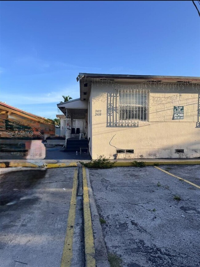 Building Photo - 2410 NW 34th St