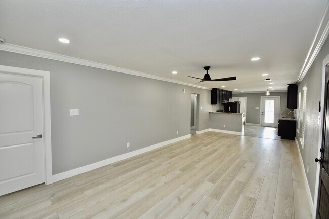 Building Photo - 7238 Evans St