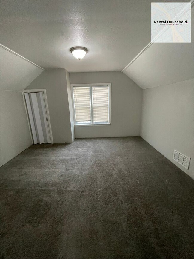 Building Photo - Newly Renovated 3-Bedroom Bungalow