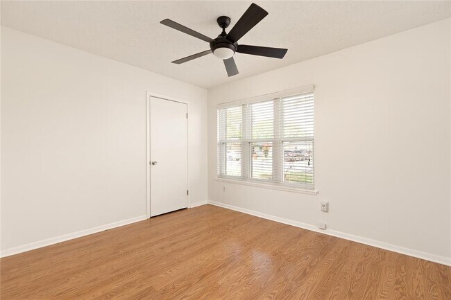 Building Photo - 5803 Eureka Dr