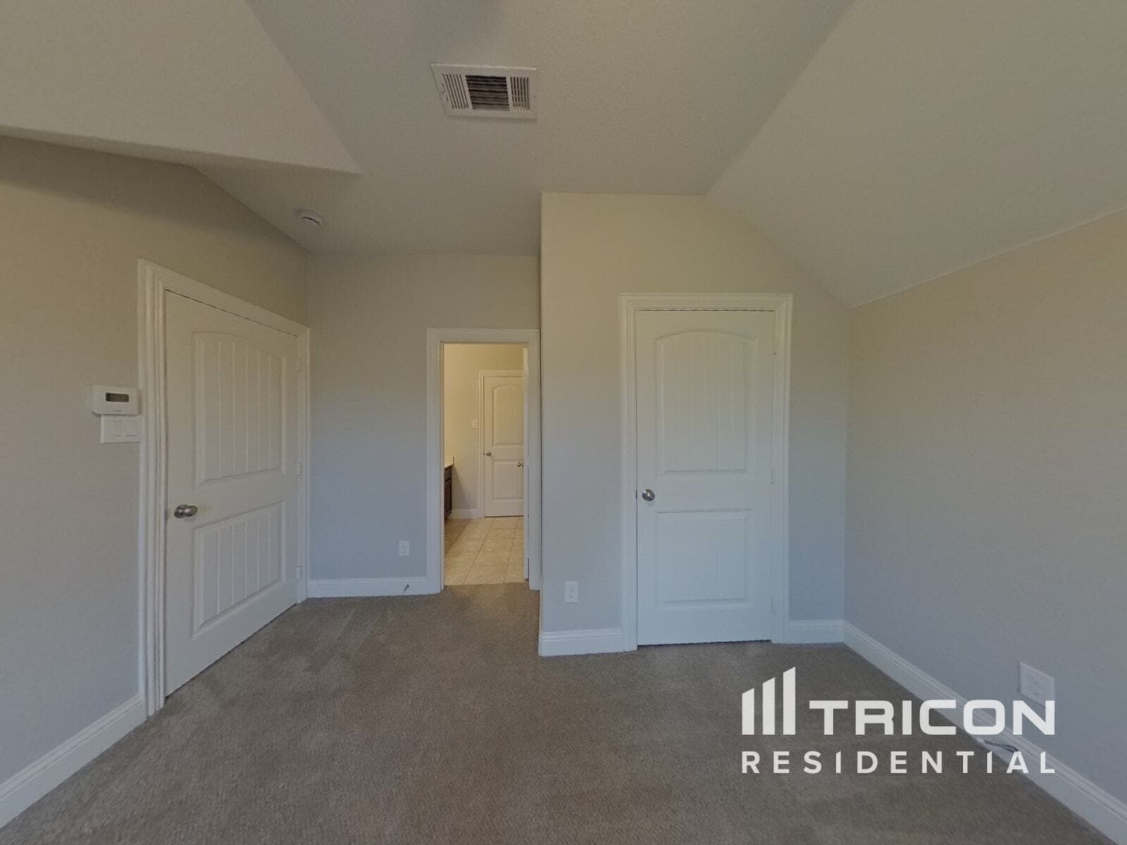 Building Photo - 11344 Live Oak Creek Dr