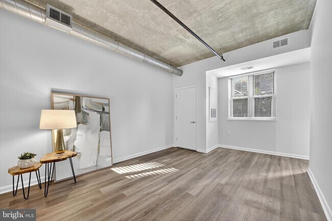 Building Photo - 1300 N St NW