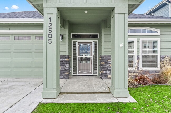 Building Photo - 12505 W Goldcrest St