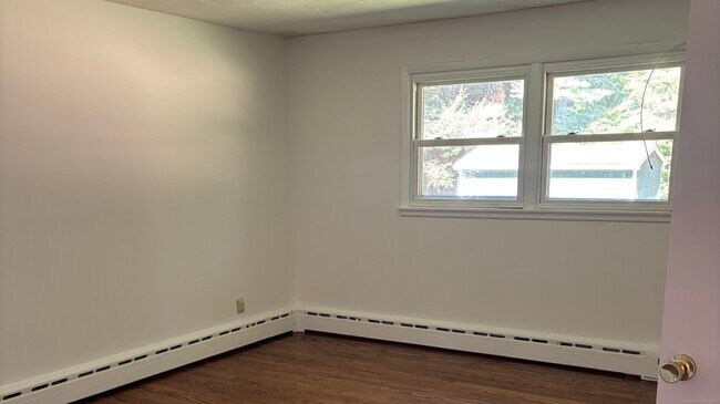 Building Photo - 120 Peters Ln