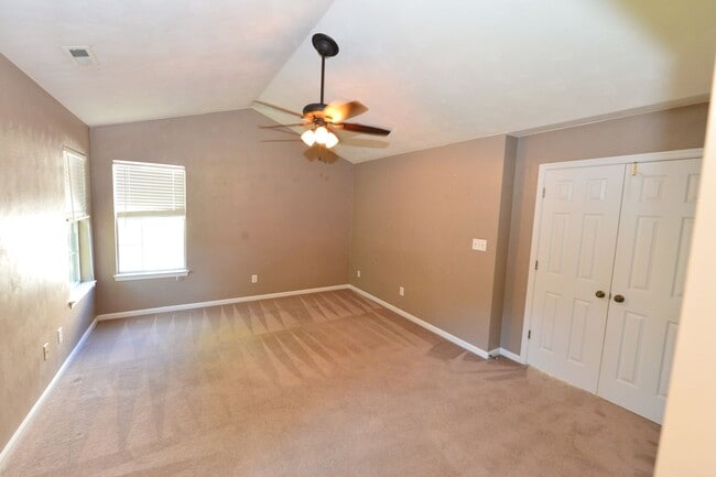 Building Photo - Lakefront home in Grassfield School District