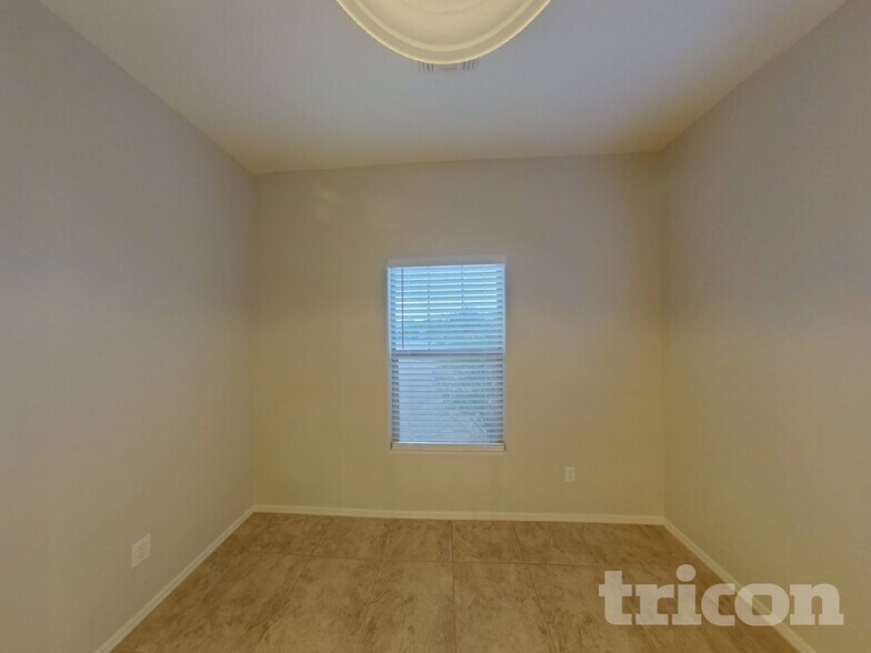 Building Photo - 42756 W Elizabeth Ave