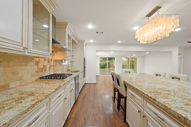 Building Photo - 4526 Benning Dr