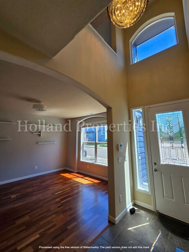 Building Photo - Modern Comfort Meets Prime Beaverton Living