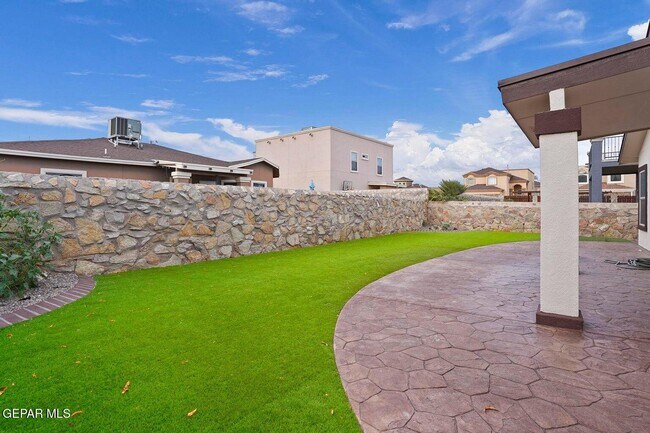 Building Photo - 5441 Roberto Avalos Ct