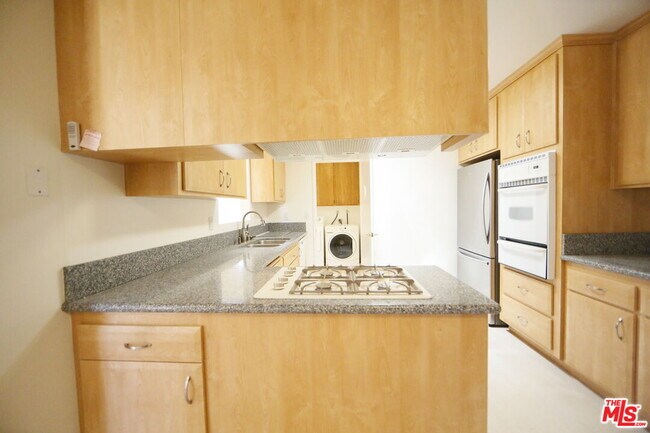 Building Photo - 7309 Asman Ave
