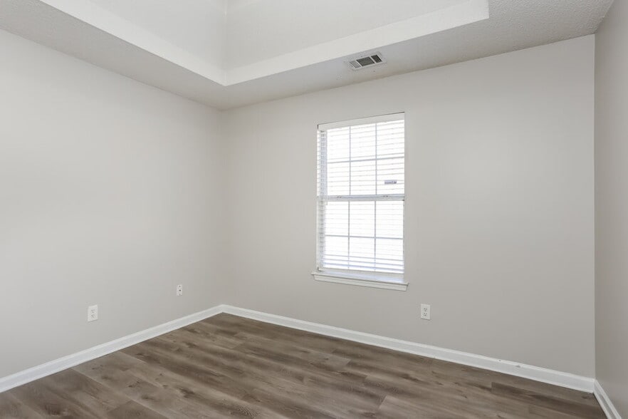 Building Photo - 6016 Birdseye Tr