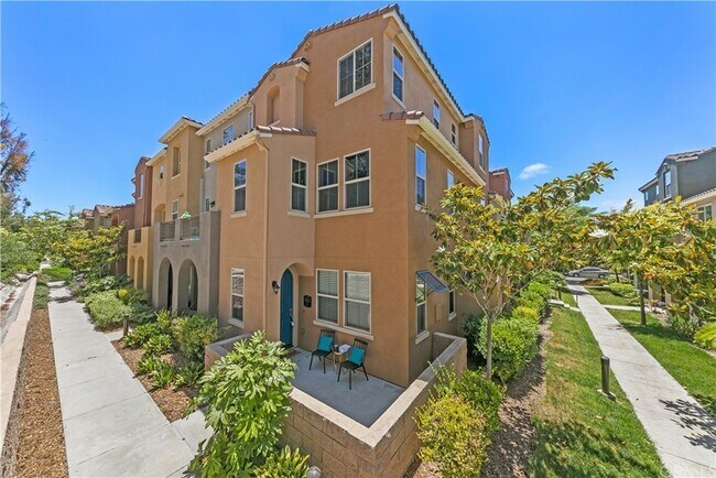 Building Photo - 1863 Hazel Ct